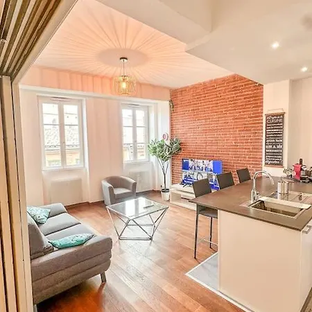 Belle Vue A Saint-cyprien-parking-hyper Centre